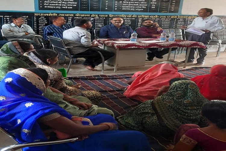 गुण्डरदेही विकासखण्ड के ग्राम मुंडेरा के ग्रामीण लोकसभा चुनाव में करेंगे उत्साह के साथ मतदान
