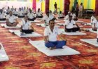 एनएमडीसी बचेली कॉम्प्लेक्स में योगाभ्यास