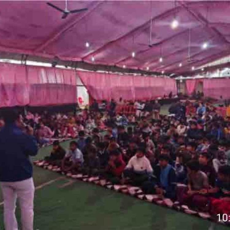 झाबुआ में 5 दिवसीय संस्कारों की पाठशाला की शुरुआत:पहले दिन बच्चों को आचरण और संस्कार के प्रारंभिक गुर के बारे में दी शिक्षा